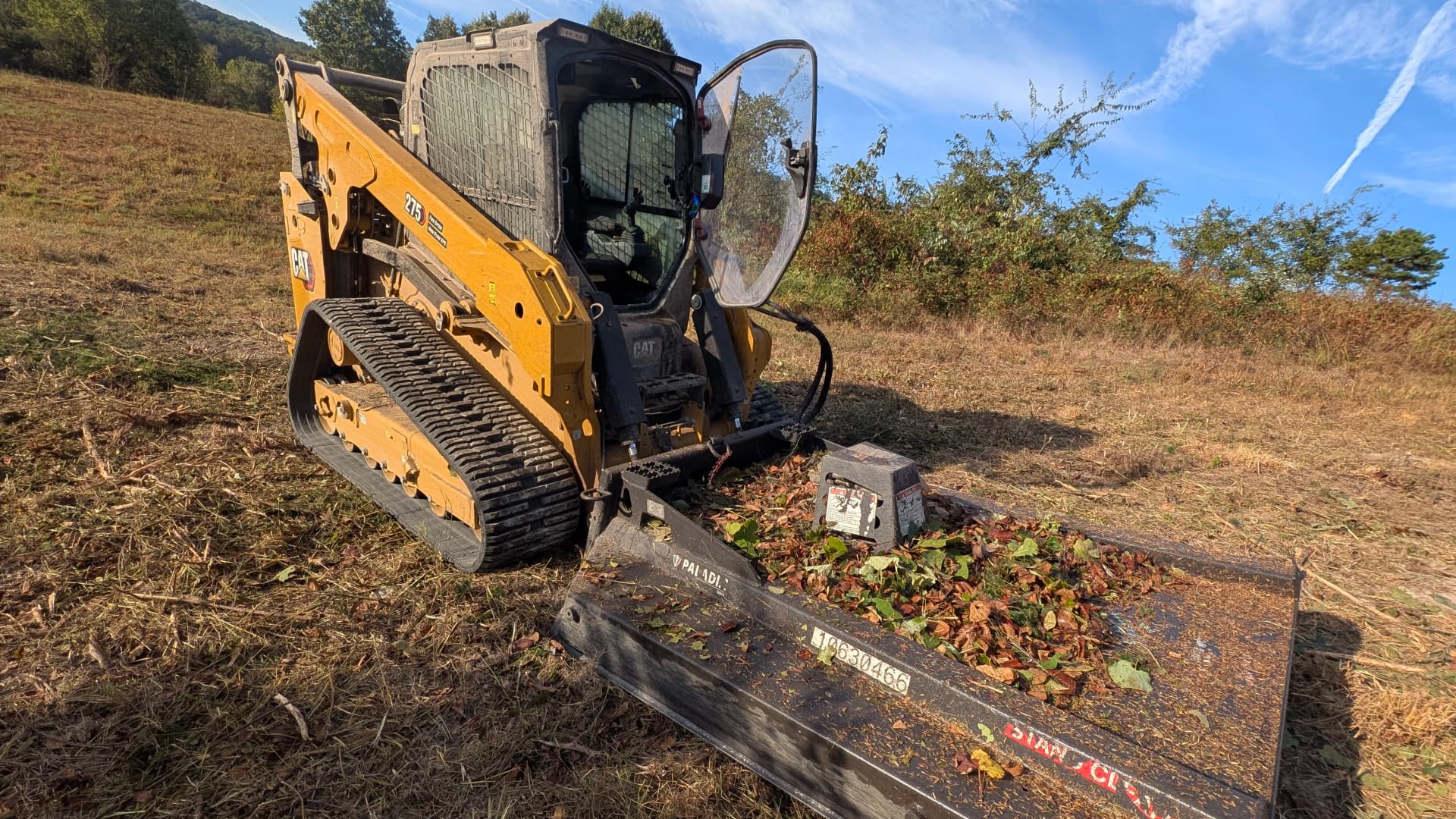 Gallery photos for Thick Brush Cleared Clean with the CAT 275: Image #3
